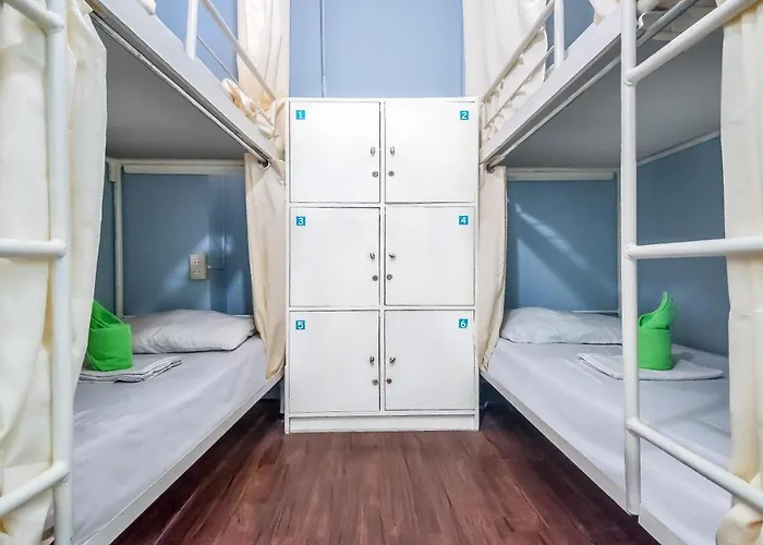Hostel Tr3ats