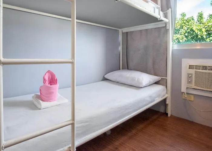 Tr3ats Hostel